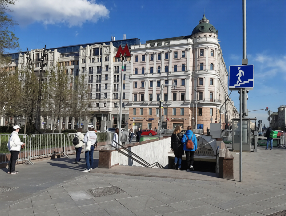 Сдается торговое помещение, 4730 м² по адресу: г Москва, ул Тверская, д 16 стр 1.