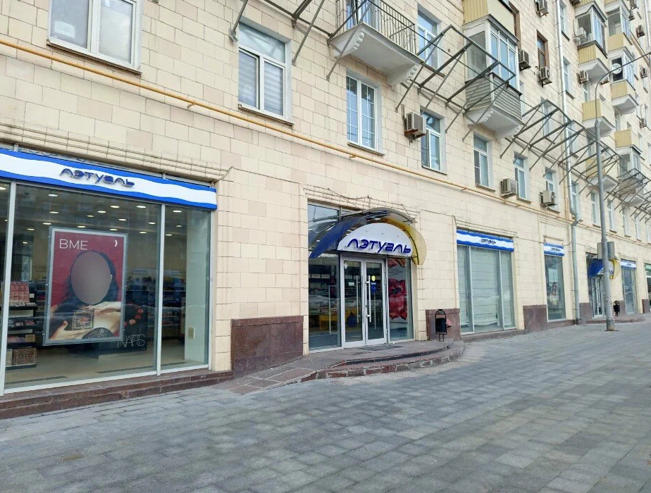 Сдается торговое помещение, 593,2 м² по адресу: г Москва, Ленинский пр-кт, д 72/2.